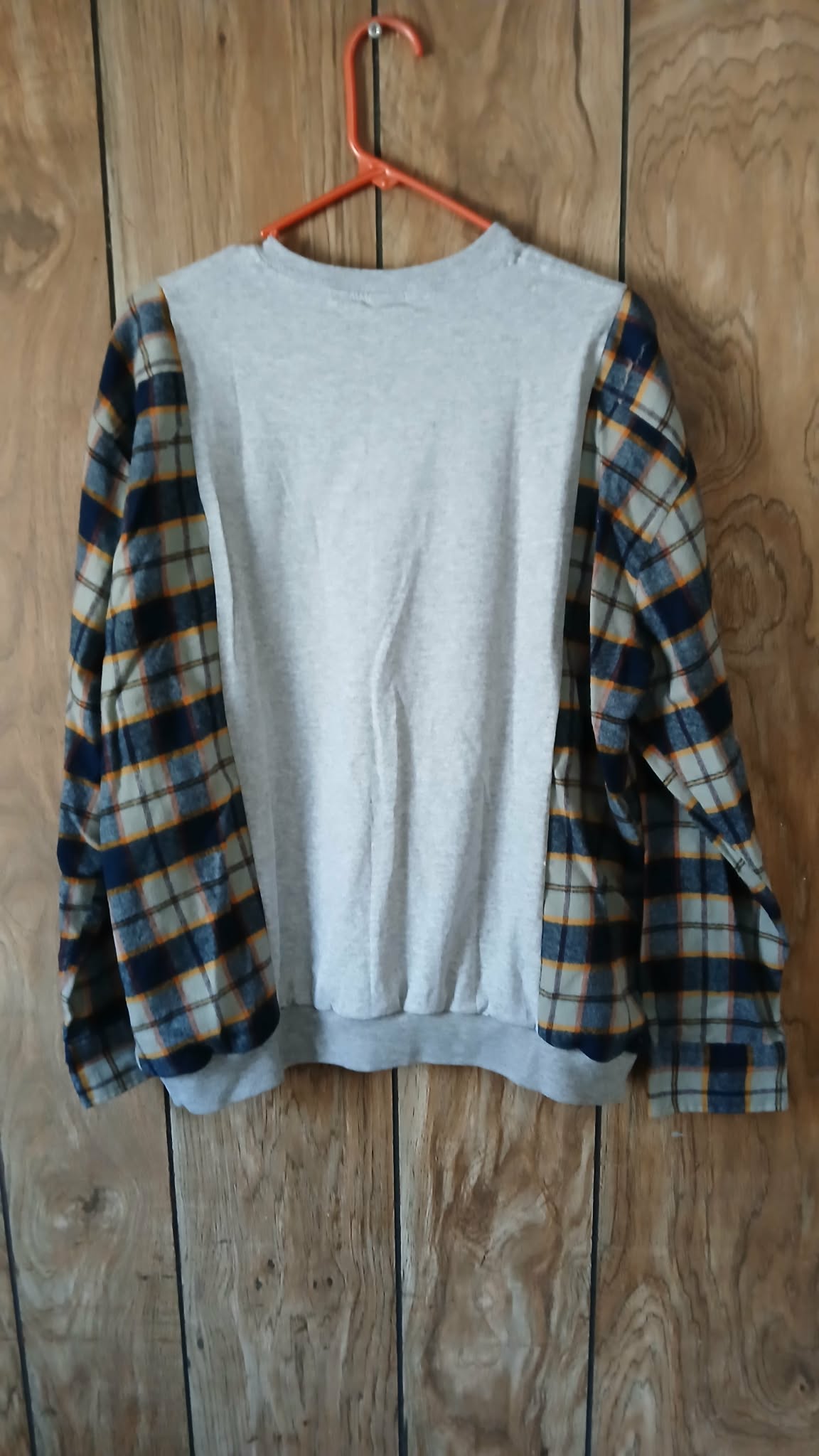 Gray tshirt with flannel sleeves Michigan logo