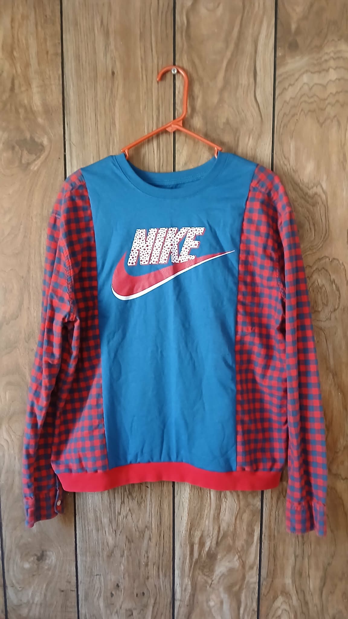 Nike tshirt with cotton sleeves
